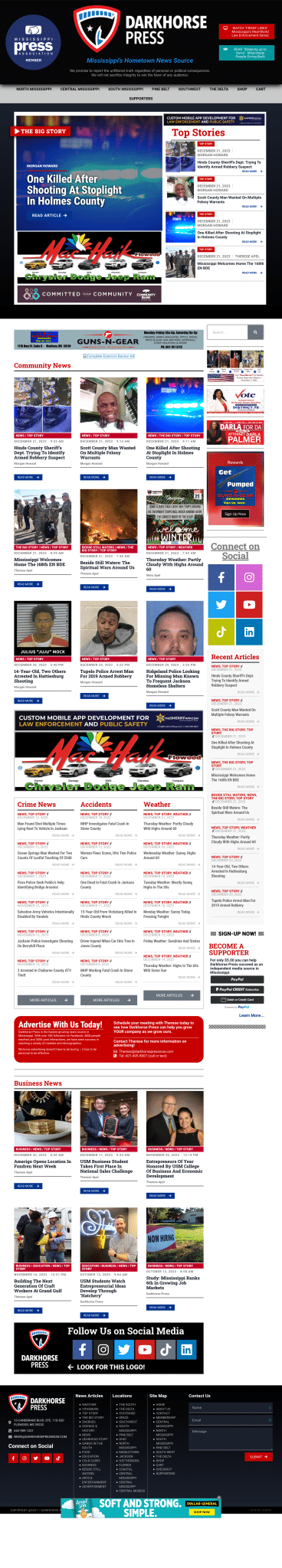 Darkhorse Press homepage screenshot with news articles.